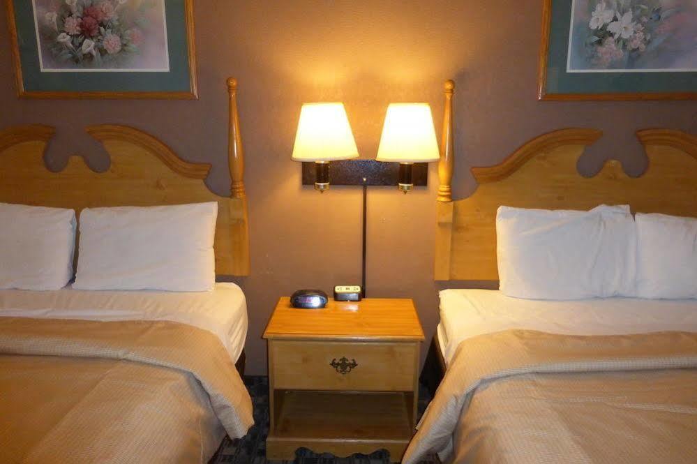 Red Roof Inn & Suites Cave City Eksteriør bilde